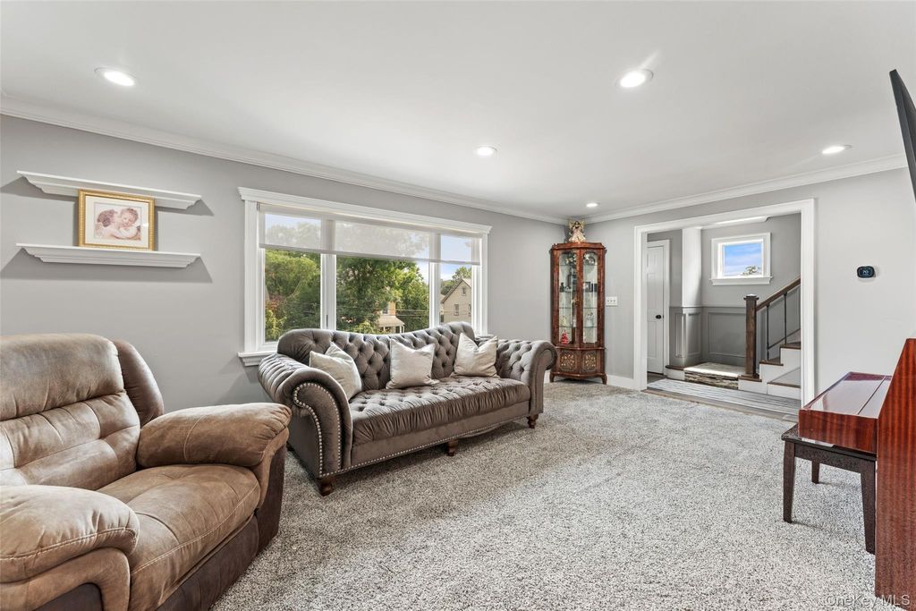 Photo of 78 Tuckahoe Avenue, Eastchester, NY 10709 (MLS # 1027495)
