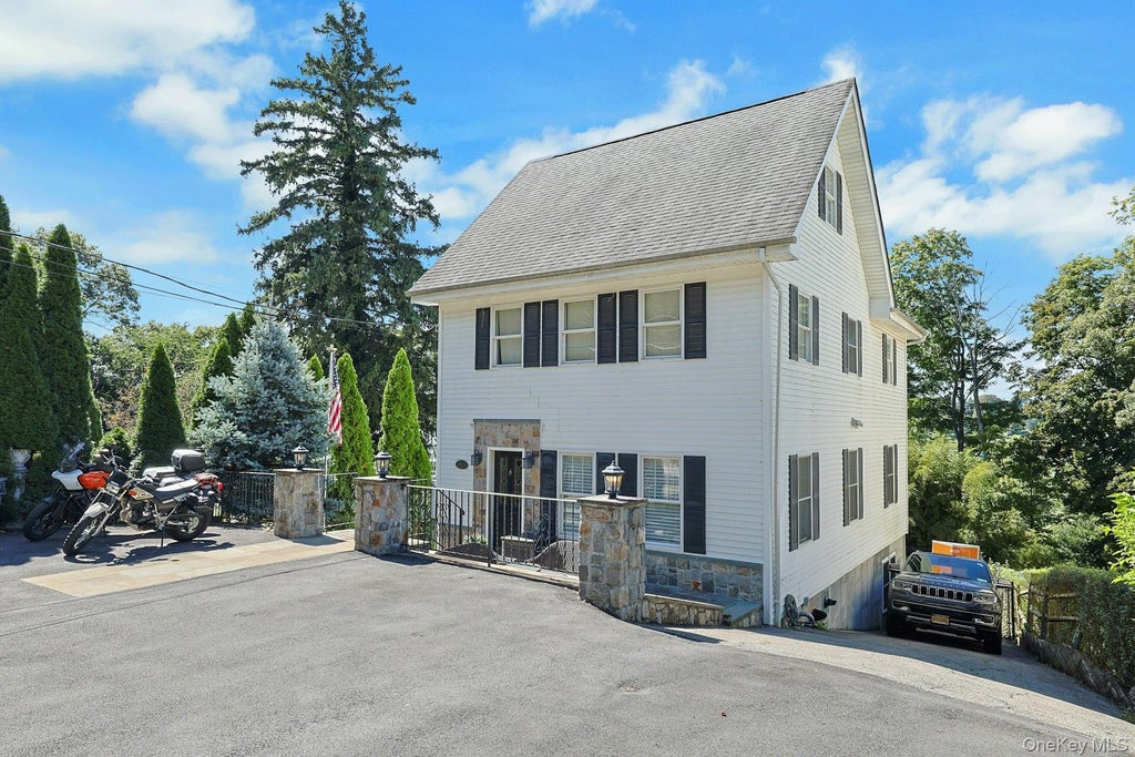 Photo of 75 Franklin Avenue, Valhalla, NY 10595 (MLS # 1043296)
