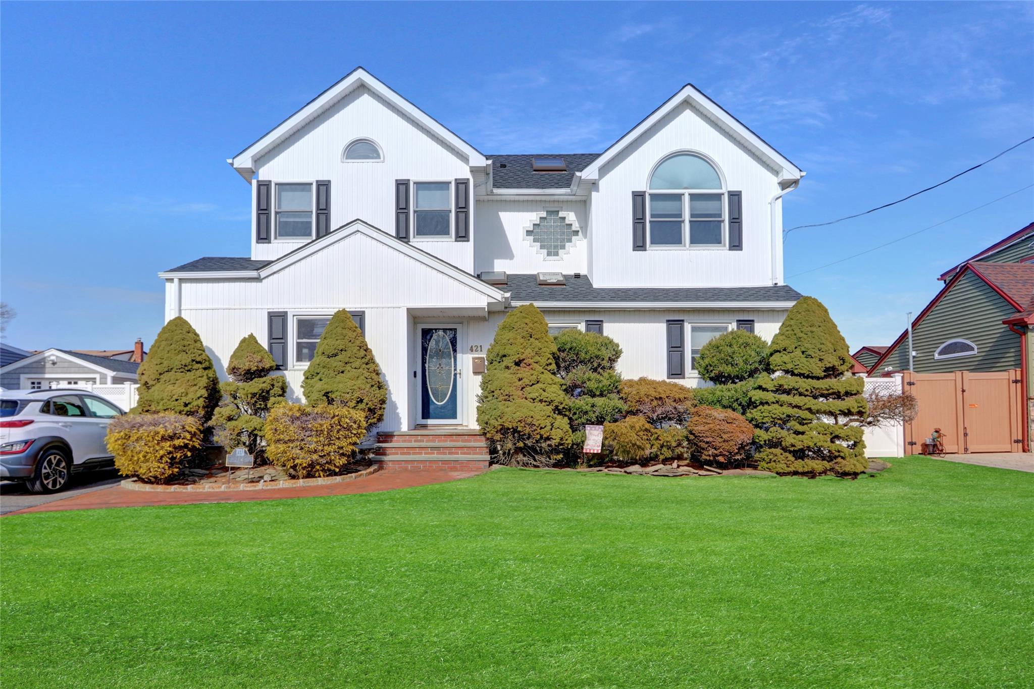 421 Brendan Avenue, Massapequa Park, New York image 1