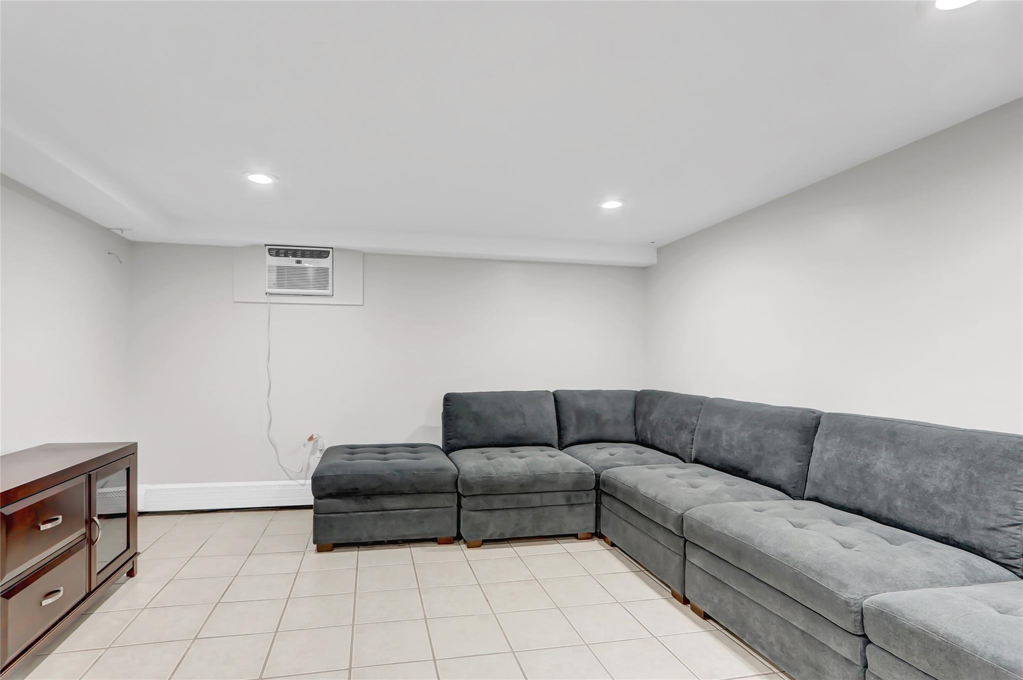 421 Brendan Avenue, Massapequa Park, New York image 18