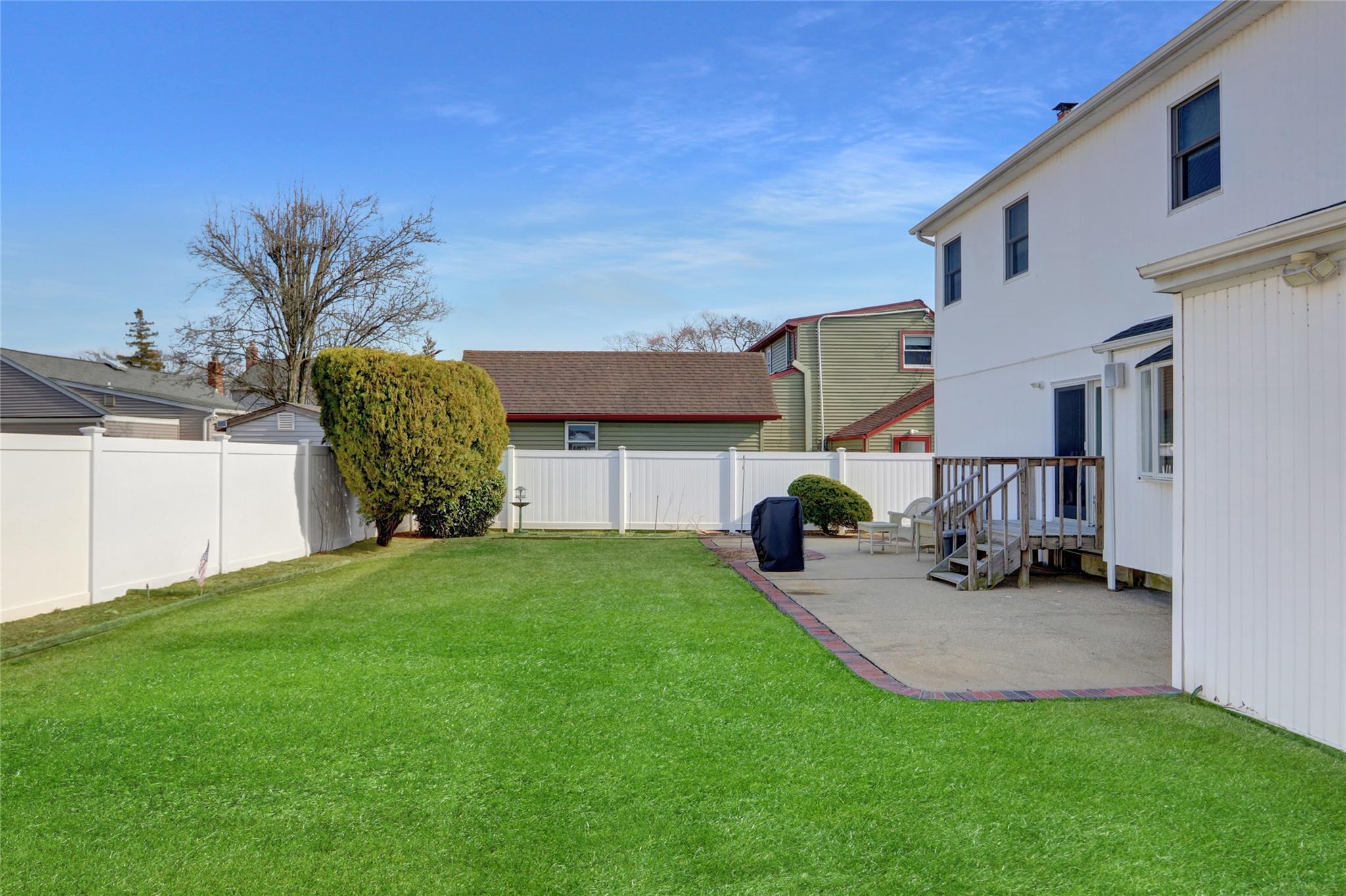 421 Brendan Avenue, Massapequa Park, New York image 27