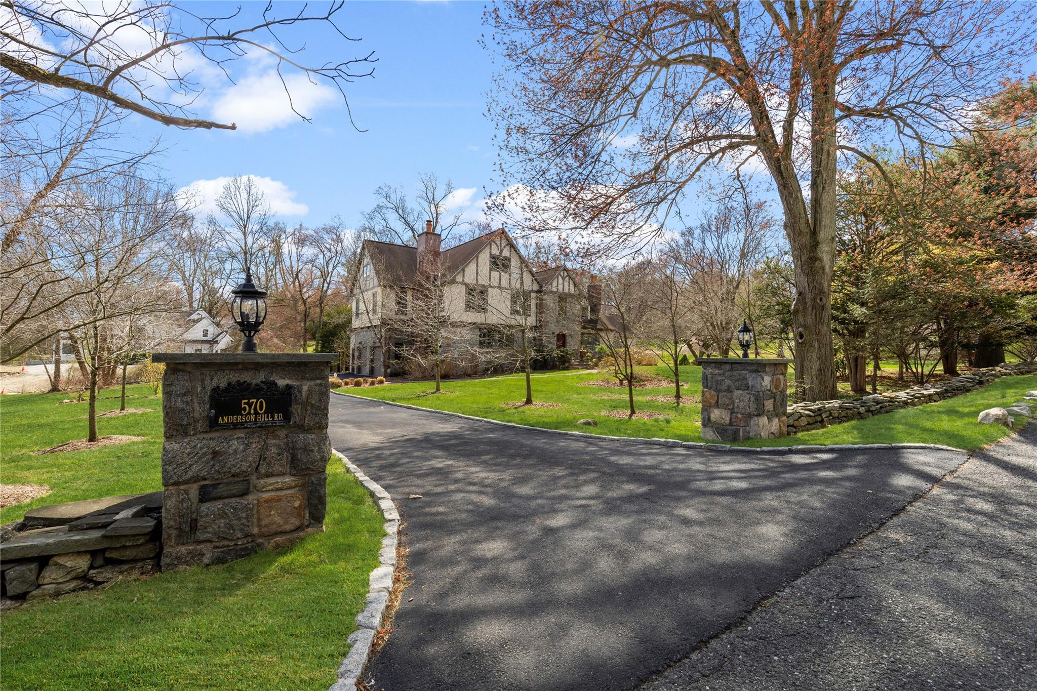 Anderson Hill Road, Purchase, New York - 4 Bedrooms  
4 Bathrooms  
9 Rooms - 