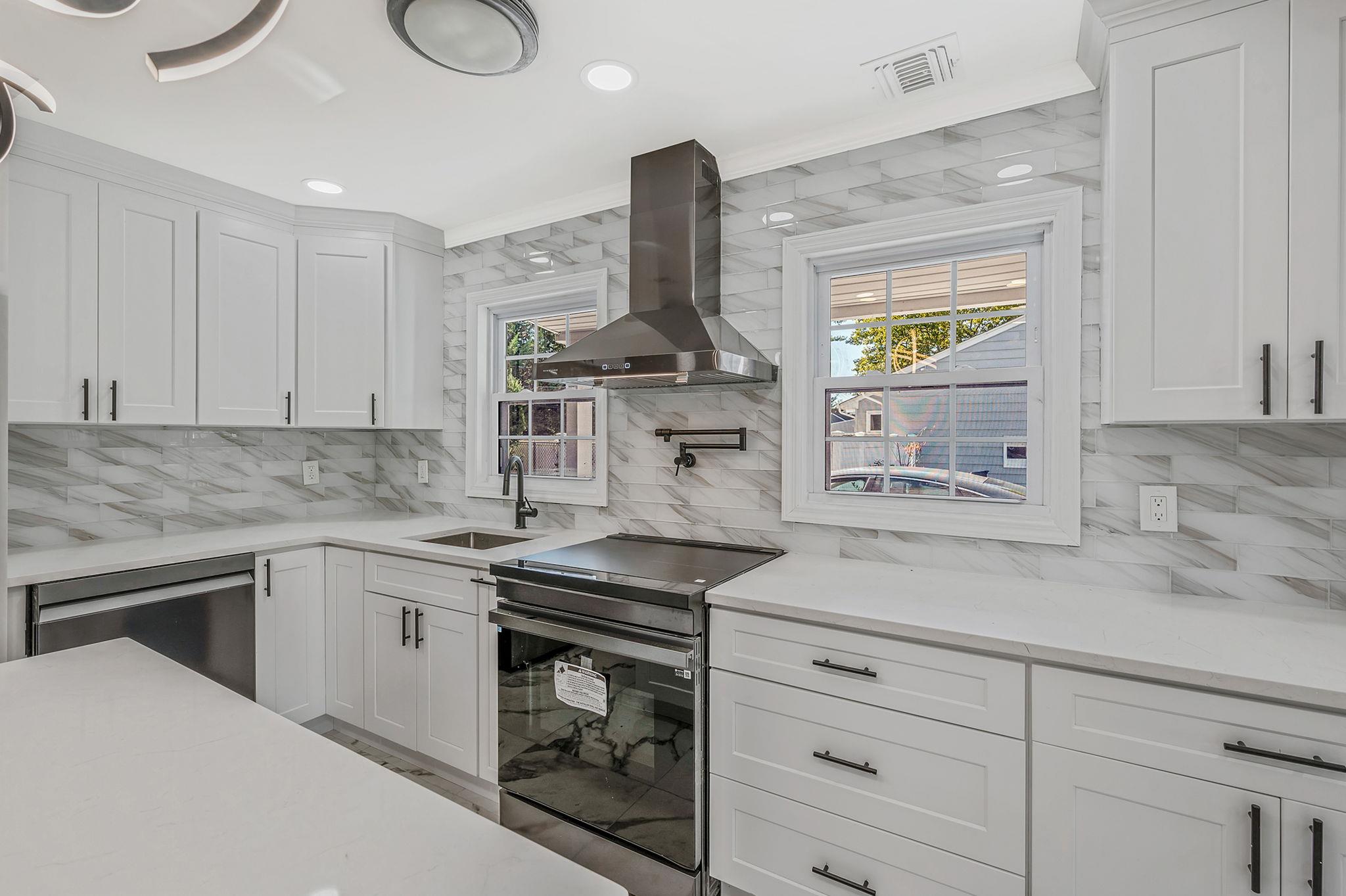 322 Lansdowne Avenue, Carle Place, New York image 18