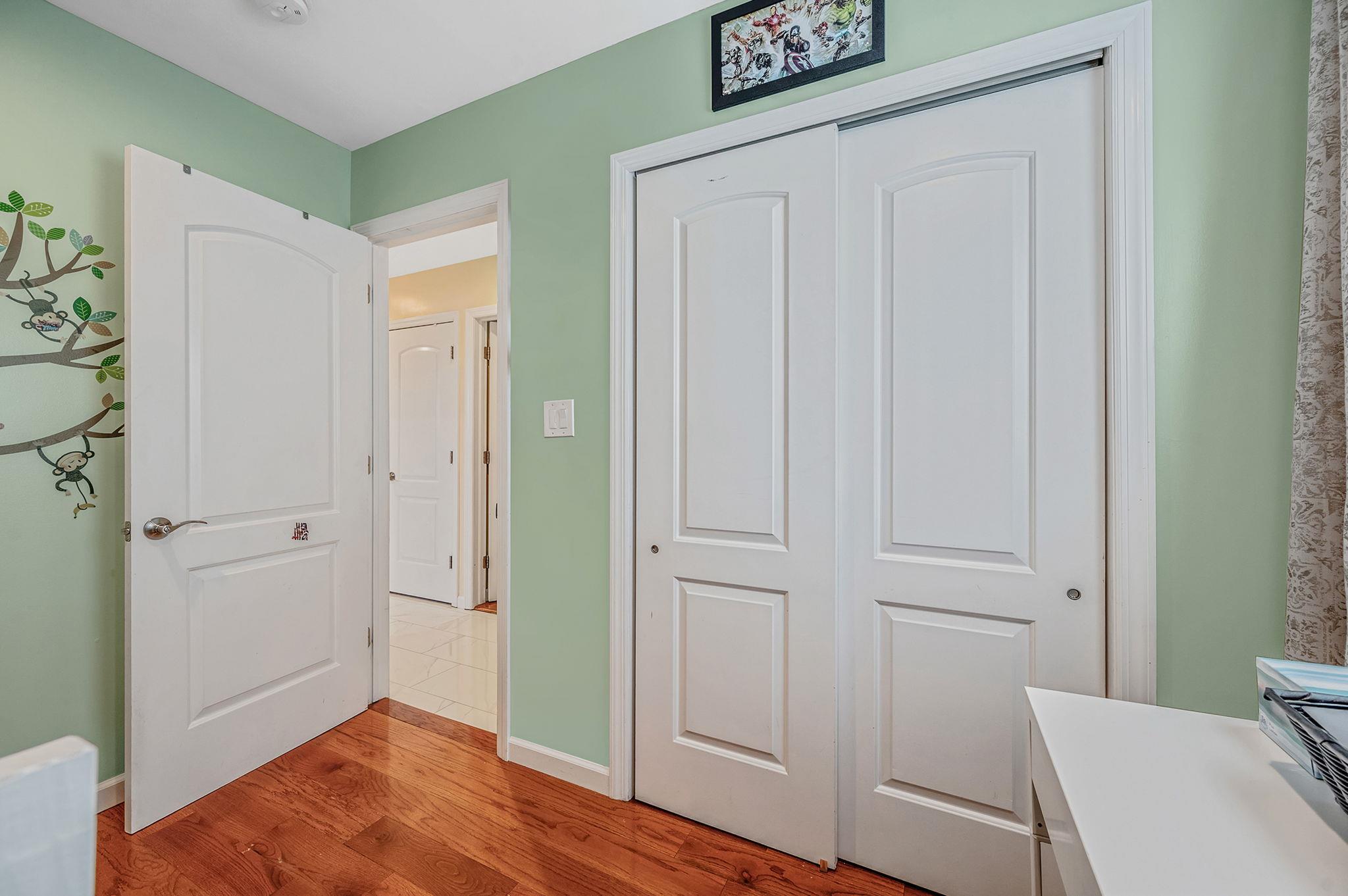 49 Rainbow Lane, Levittown, New York image 17