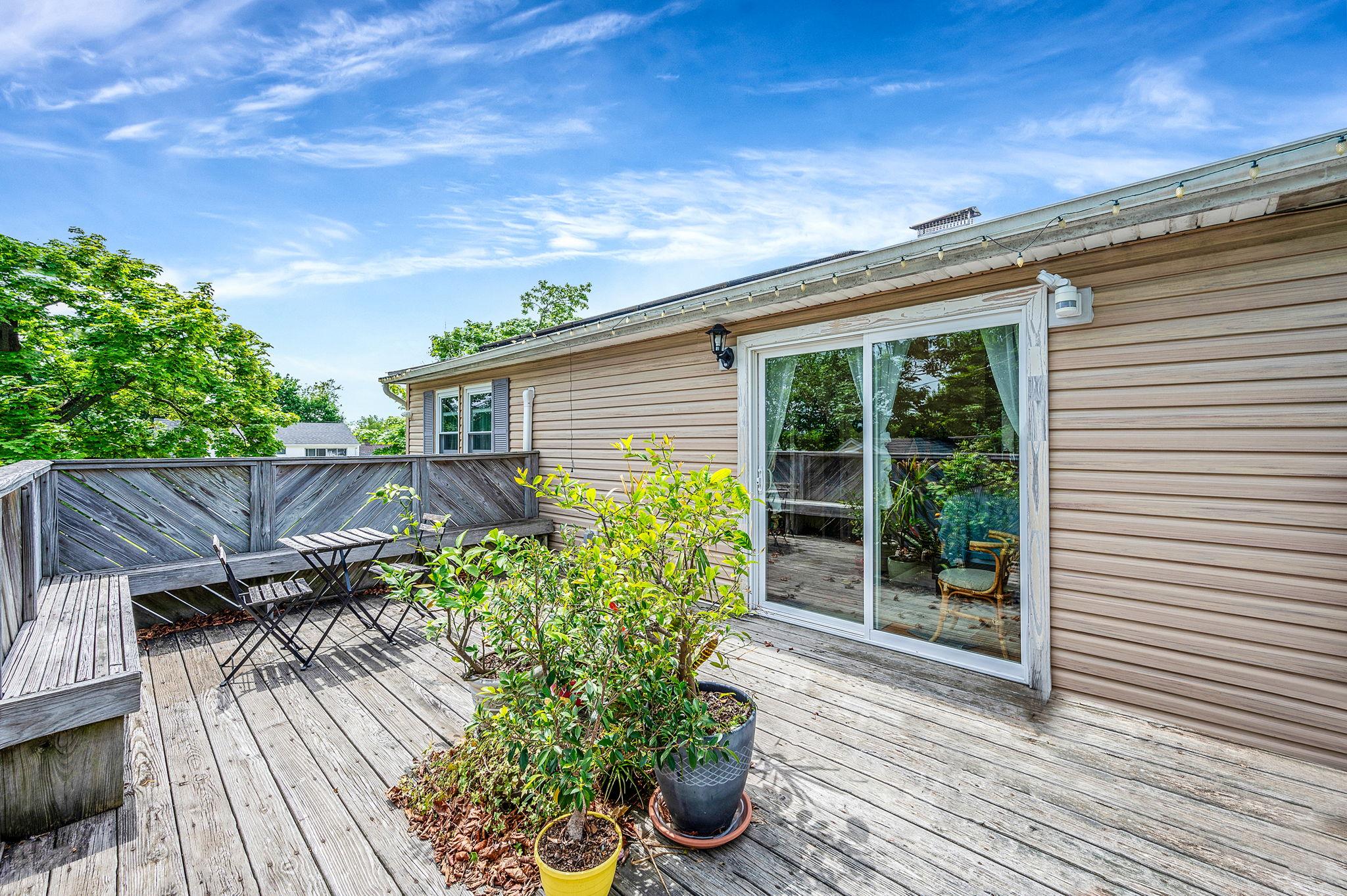 49 Rainbow Lane, Levittown, New York image 29
