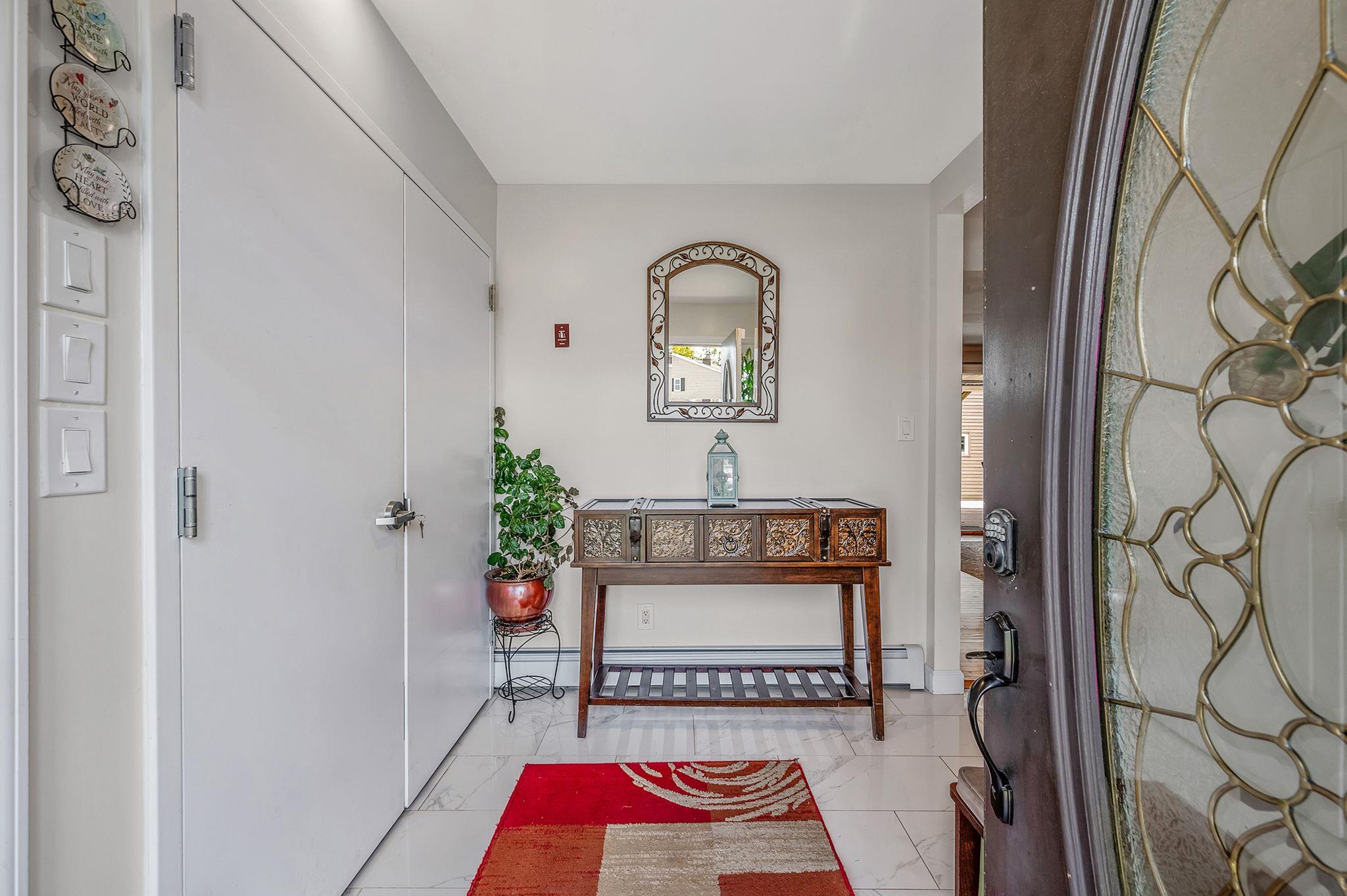 49 Rainbow Lane, Levittown, New York image 5