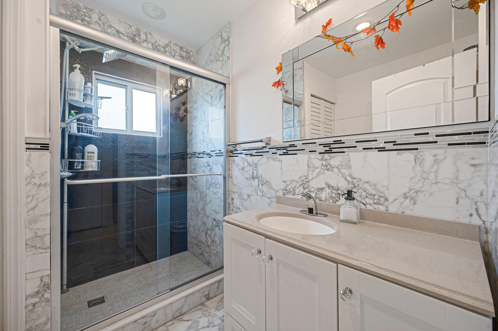 49 Rainbow Lane, Levittown, New York image 18