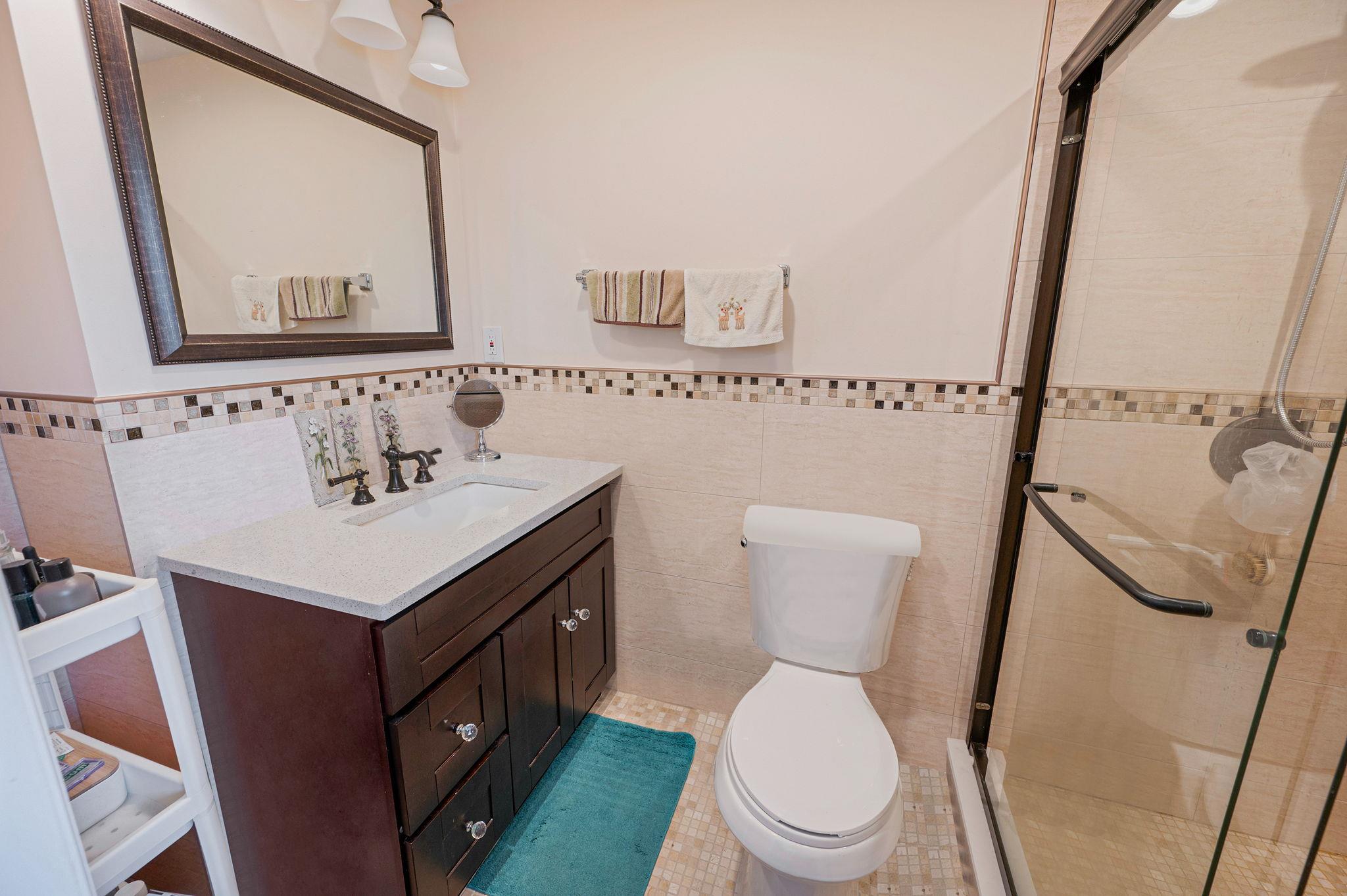 49 Rainbow Lane, Levittown, New York image 26