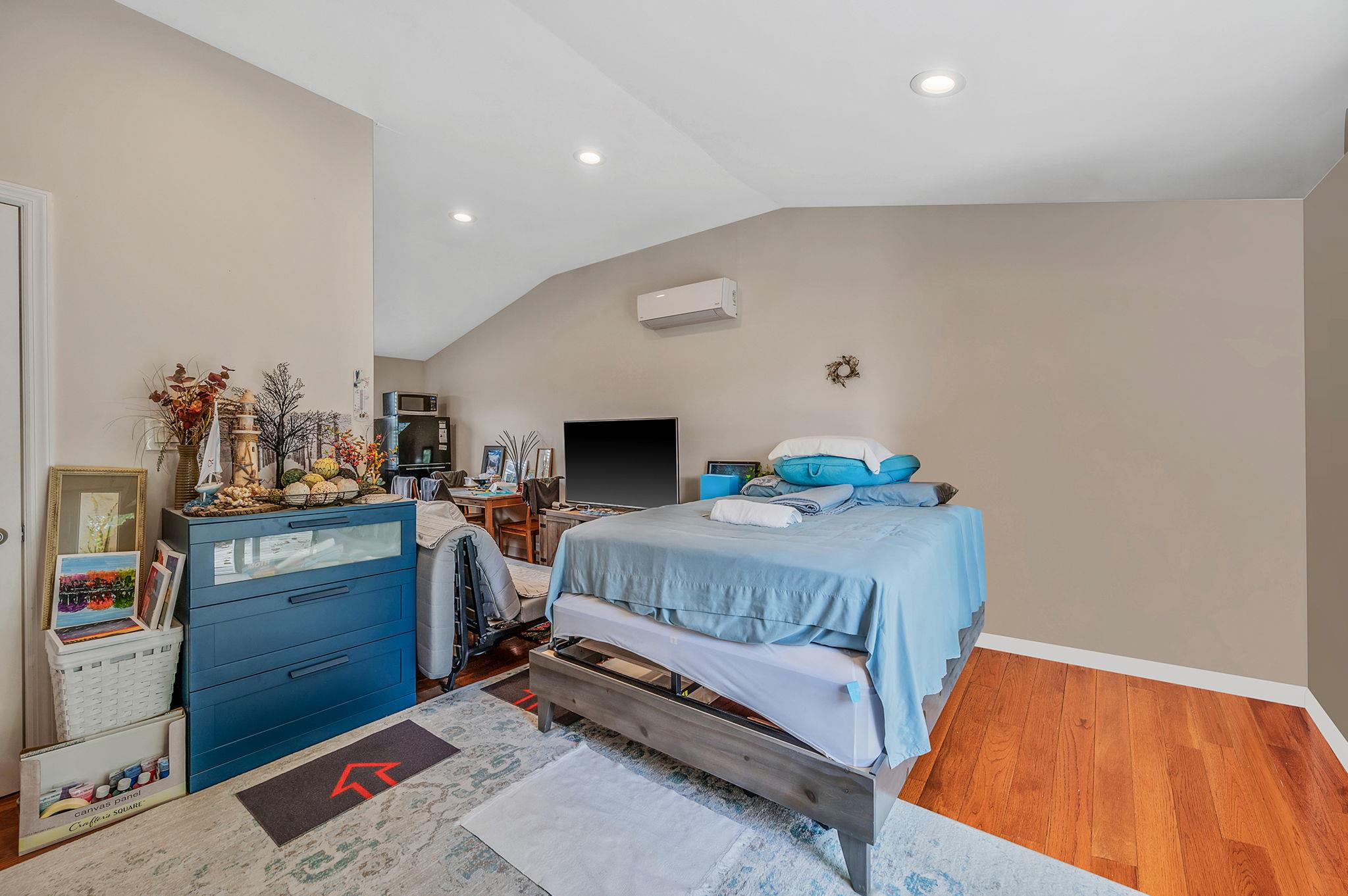 49 Rainbow Lane, Levittown, New York image 23