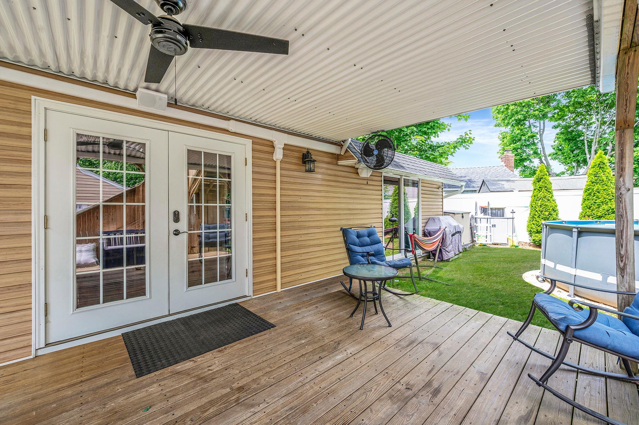 49 Rainbow Lane, Levittown, New York image 27