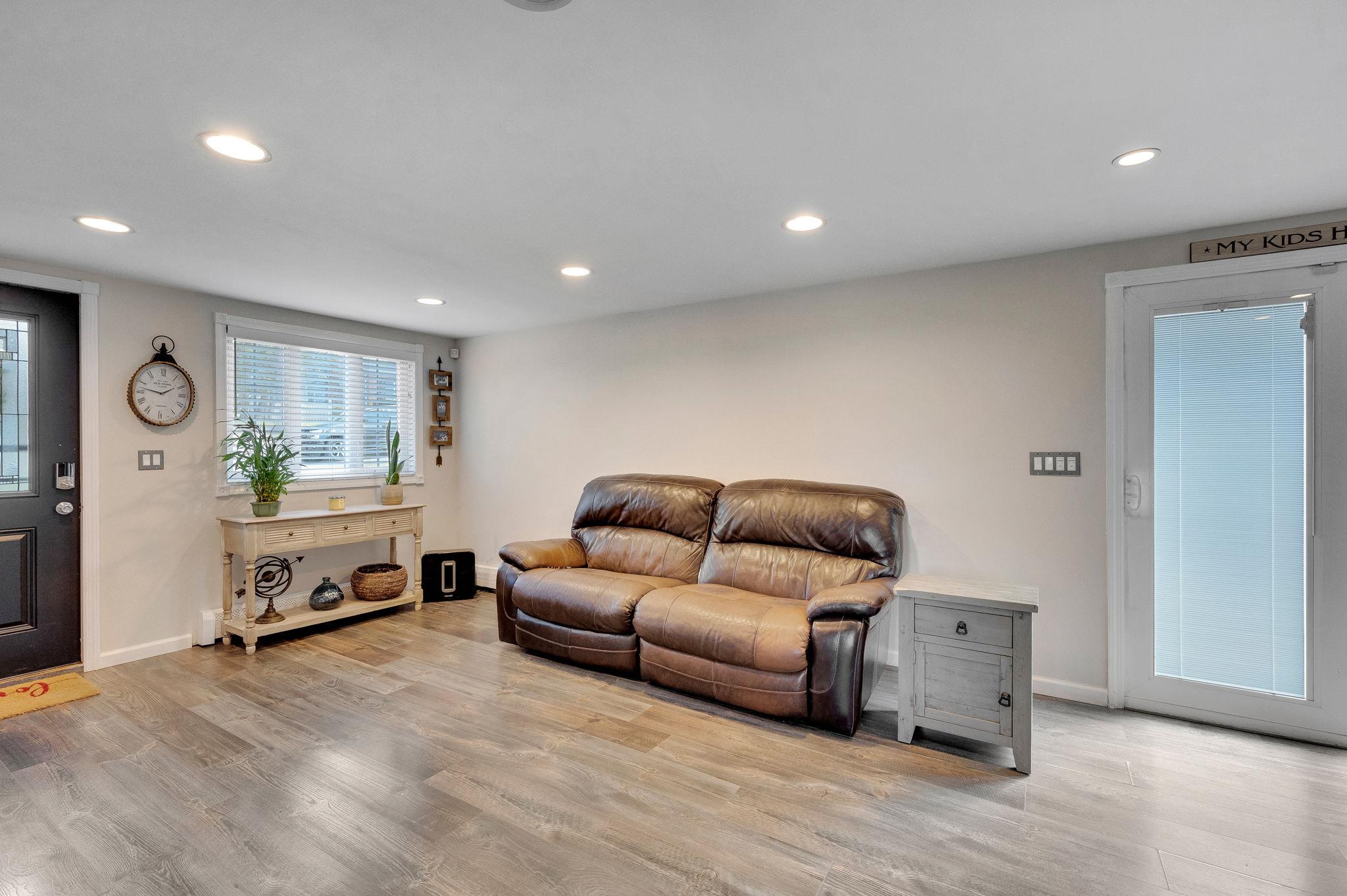 16 Magnolia Drive, Kings Park, New York image 9