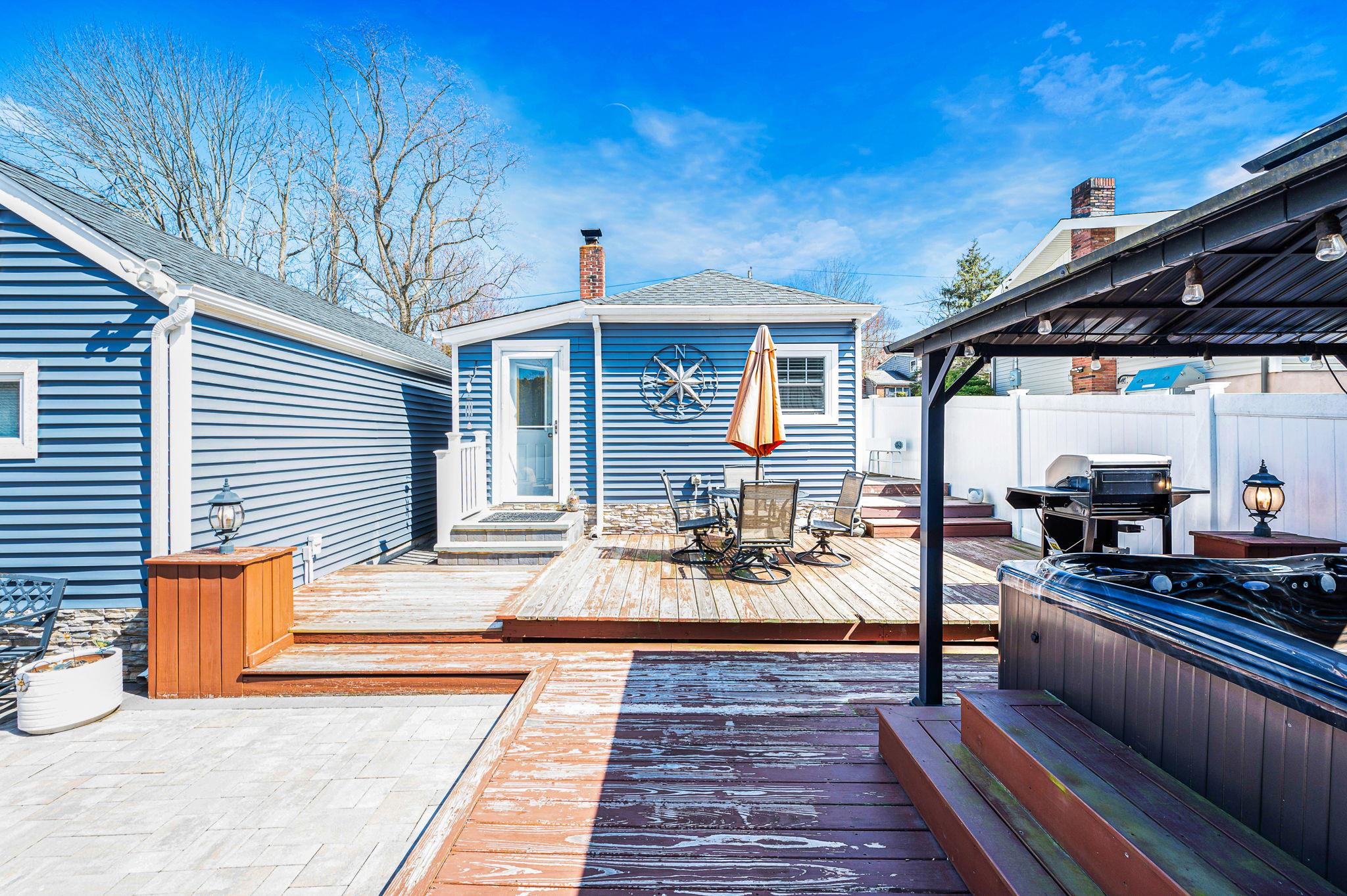 16 Magnolia Drive, Kings Park, New York image 17