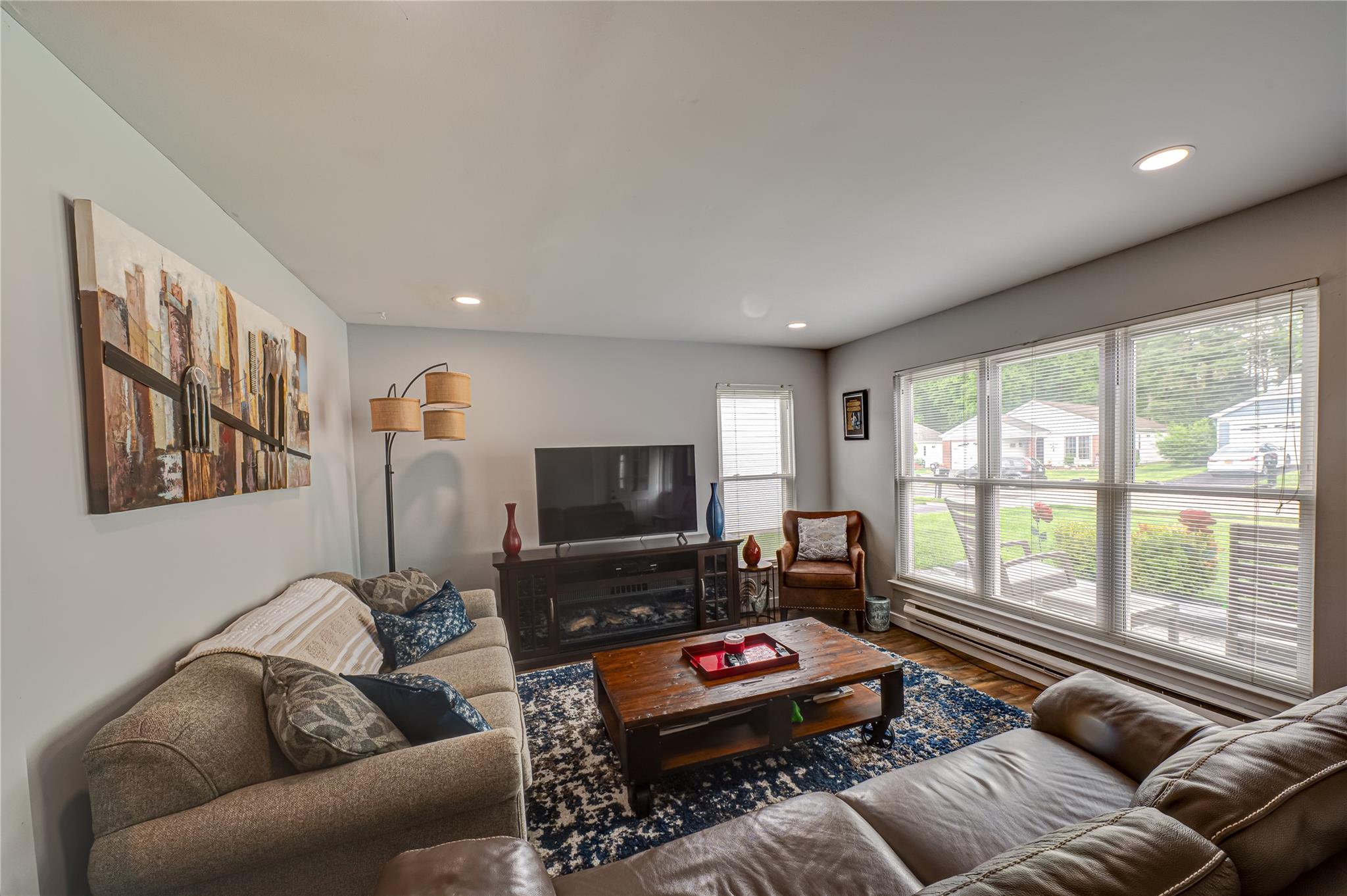 561 Stratford Lane #561, Ridge, New York image 5