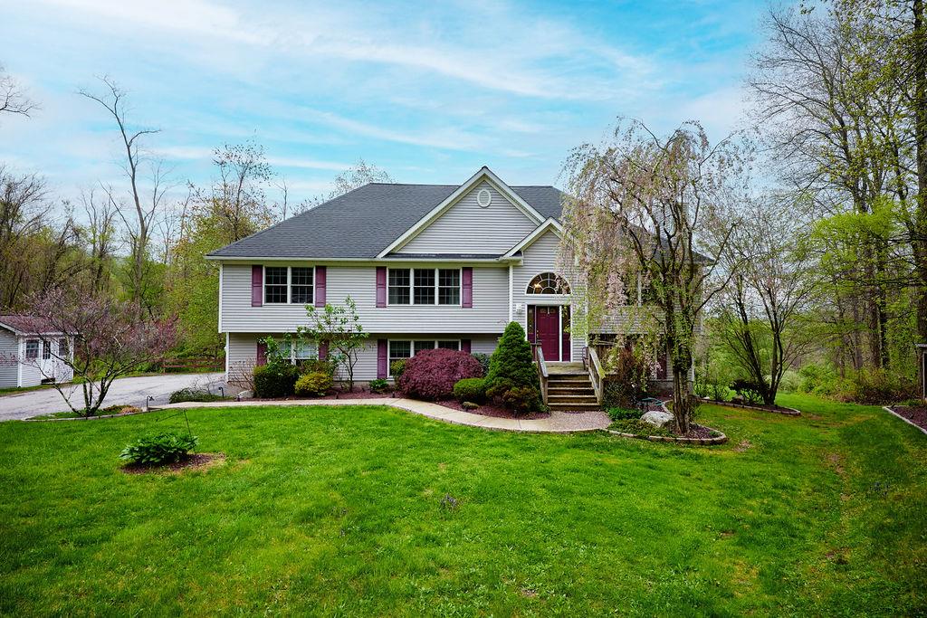 23 Moran Way, Hopewell Junction, New York image 1
