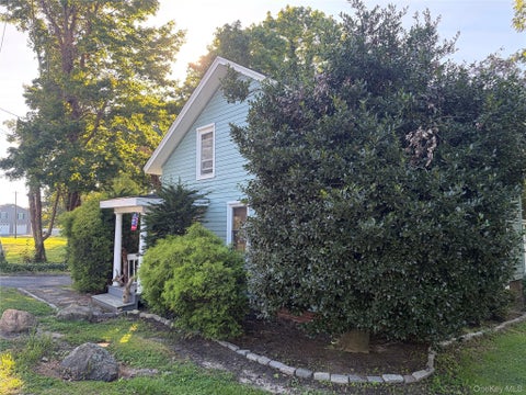 Multifamily For Rent - 549 Main Road #B<br/> Suffolk County, Aquebogue, NY 11901