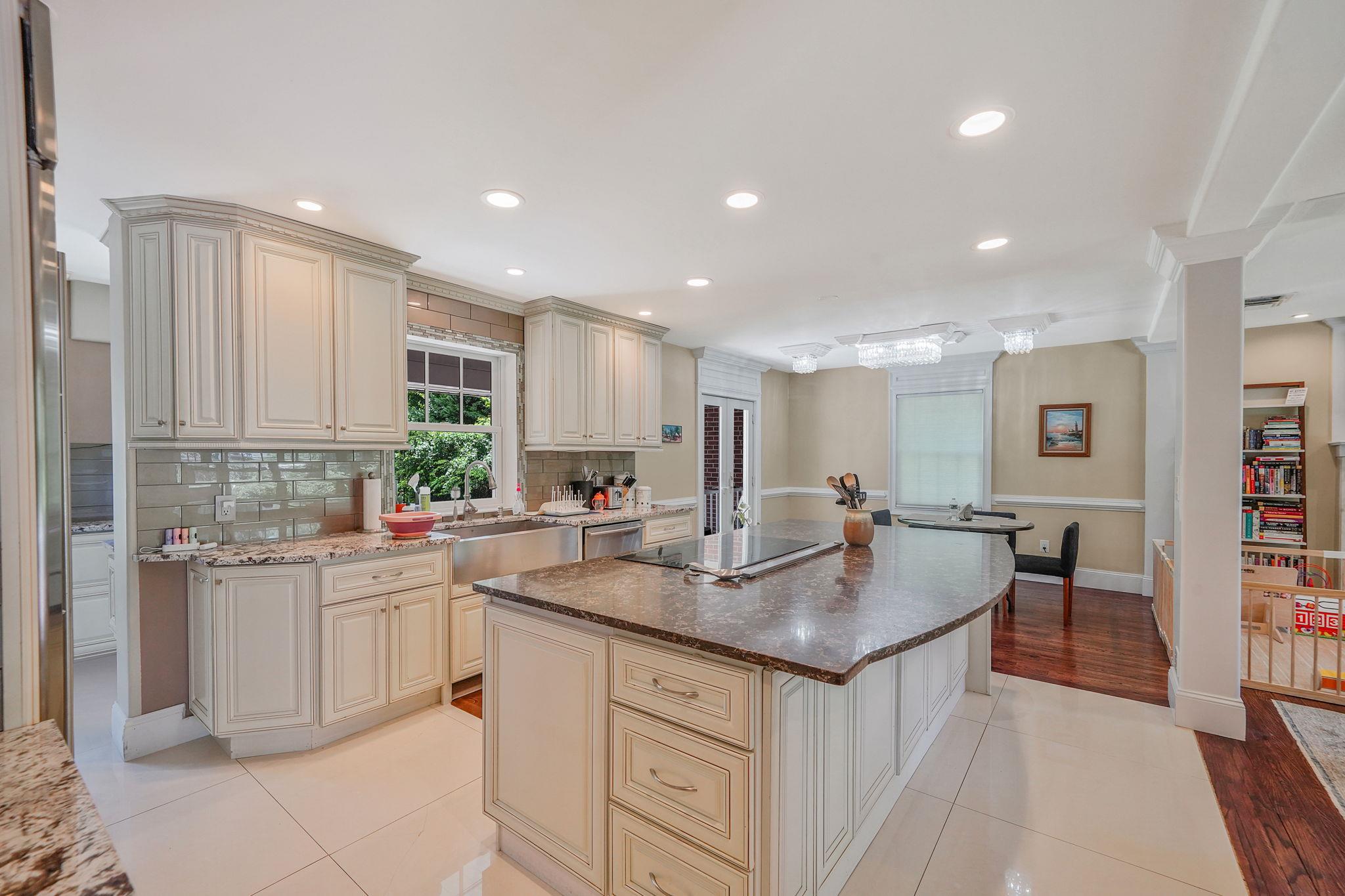 112 Clay Pitts Road, Greenlawn, New York image 20