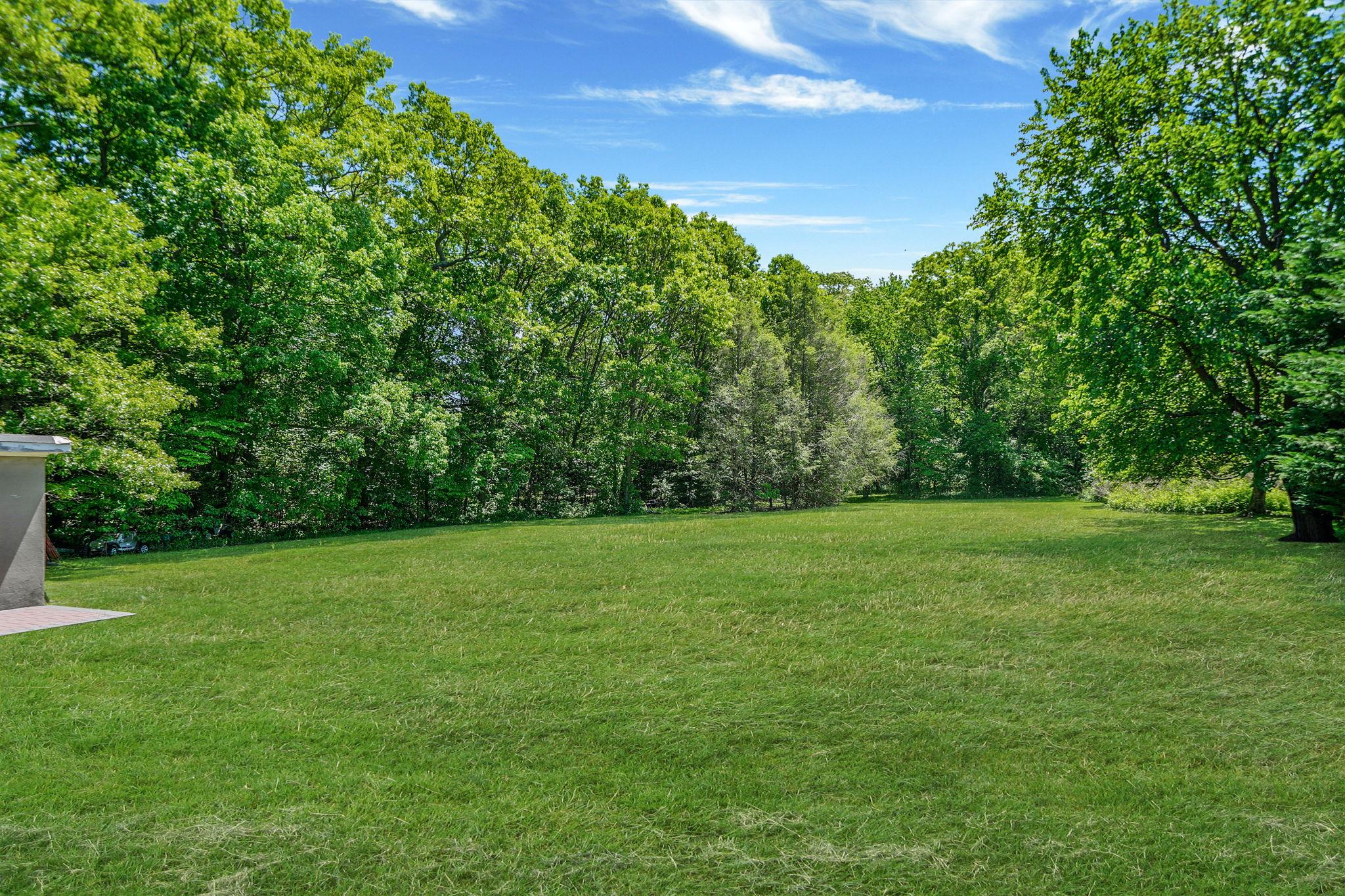 112 Clay Pitts Road, Greenlawn, New York image 9