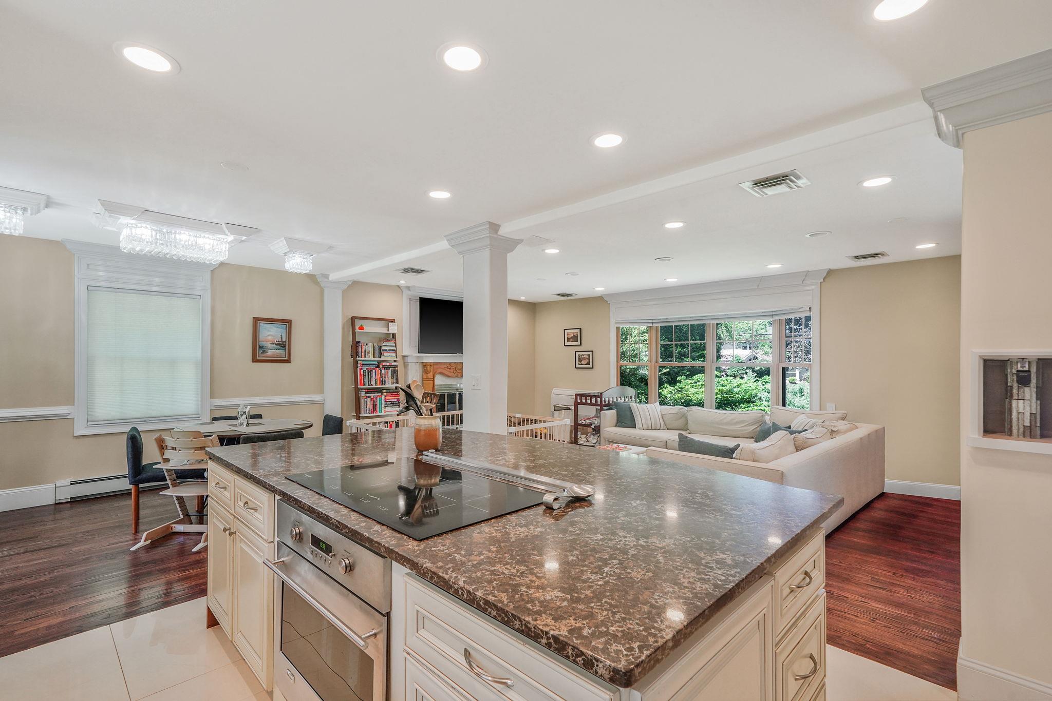 112 Clay Pitts Road, Greenlawn, New York image 18