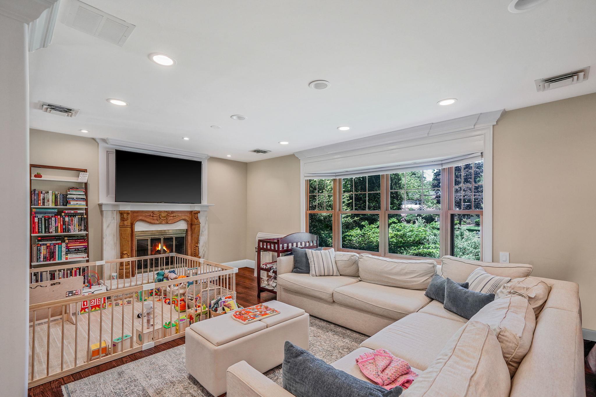 112 Clay Pitts Road, Greenlawn, New York image 11