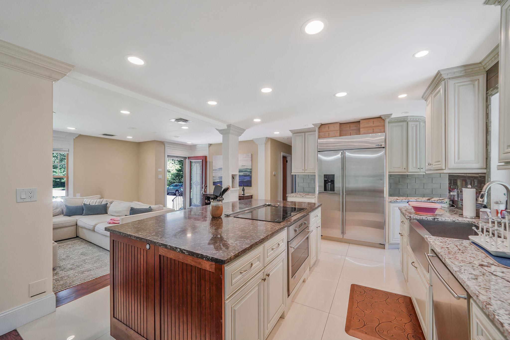 112 Clay Pitts Road, Greenlawn, New York image 17