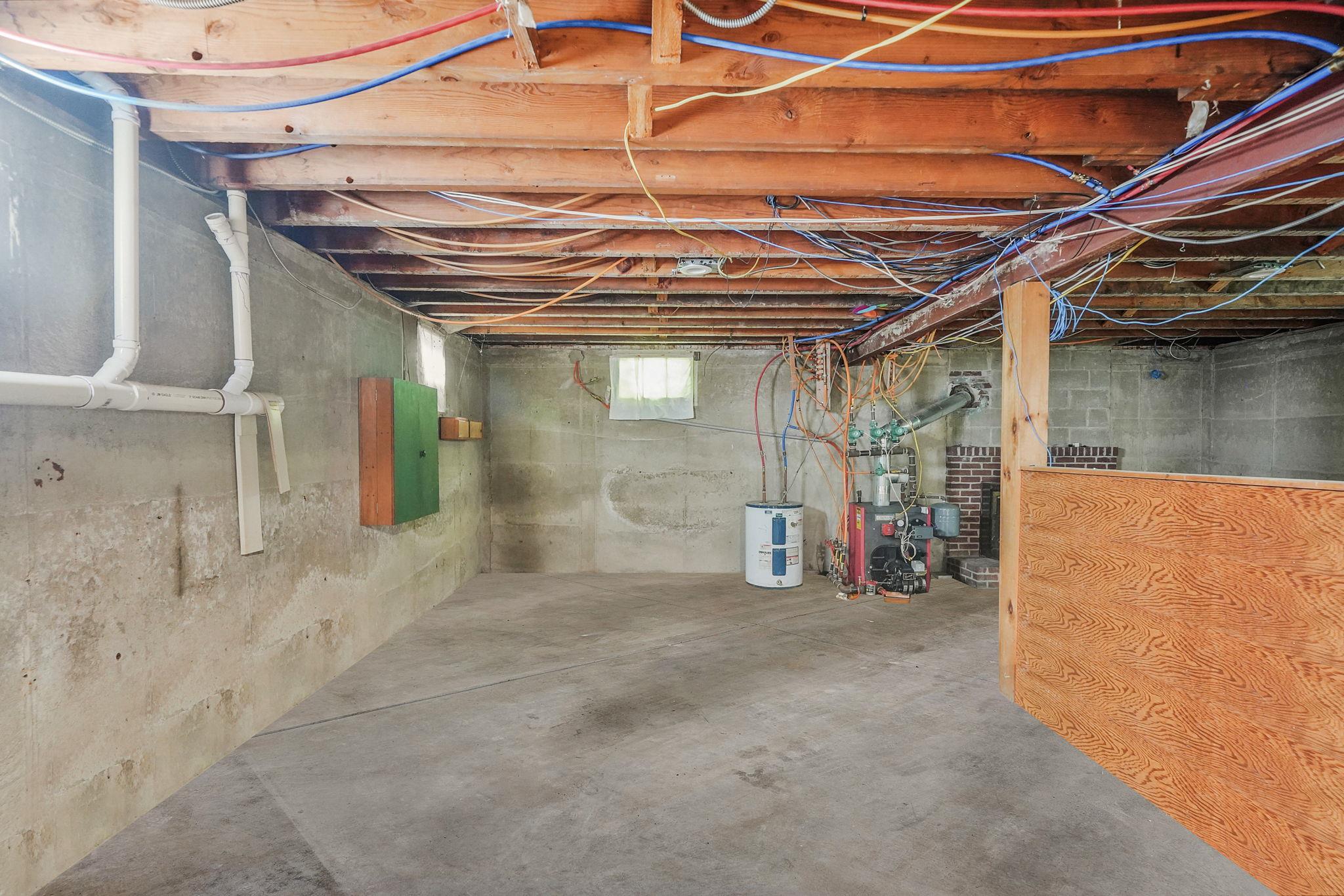 112 Clay Pitts Road, Greenlawn, New York image 46