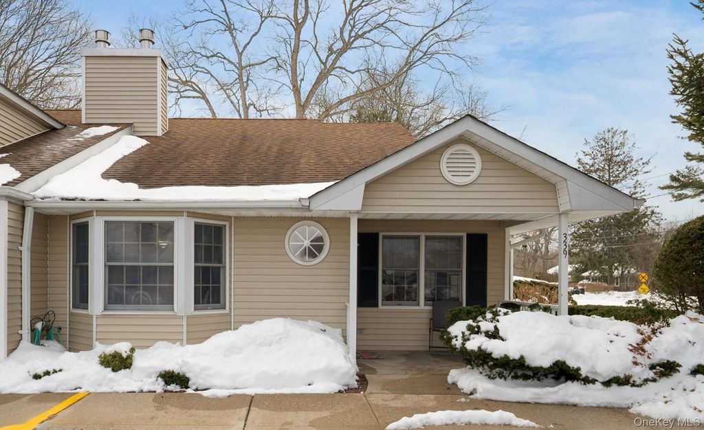 Photo of 339 Oakwood Avenue, Bayport, NY 11705 (MLS # 957289)