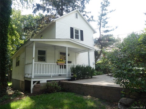 Photo of 28 Strawtown Road, West Nyack, NY 10994 (MLS # 1027233)