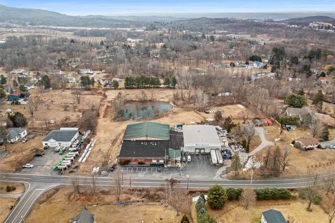 381 Vineyard Avenue Highland NY 12528