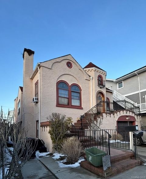 Photo of 329 E Chester Street, Long Beach, NY 11561 (MLS # 968607)