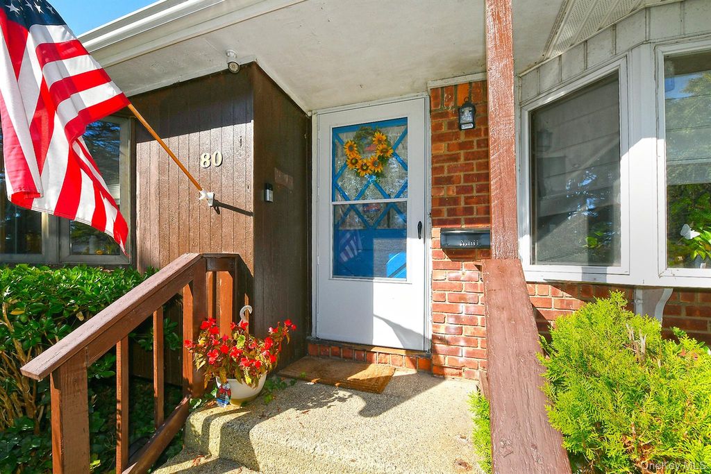 Photo of 80 Marie Crescent, Commack, NY 11725 (MLS # 922146)