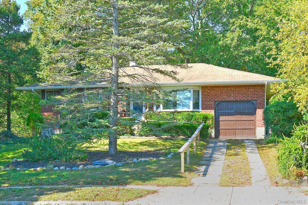 Photo of 80 Marie Crescent, Commack, NY 11725 (MLS # 922146)
