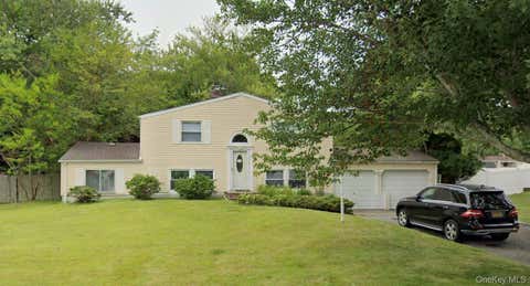 Photo of 18 Fraternity Lane, Stony Brook, NY 11790 (MLS # 1029351)