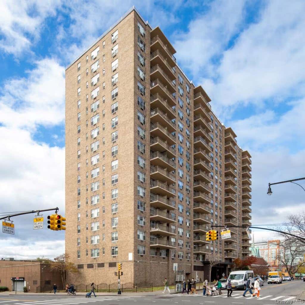 Photo of 4140 Union Street #4M, Flushing, NY 11355 (MLS # 1035388)