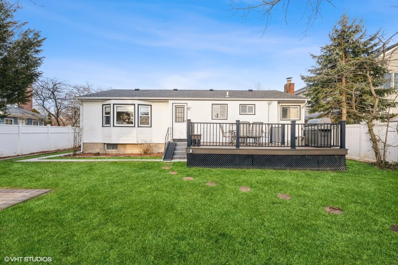 302 Starke Avenue, East Meadow, New York image 36