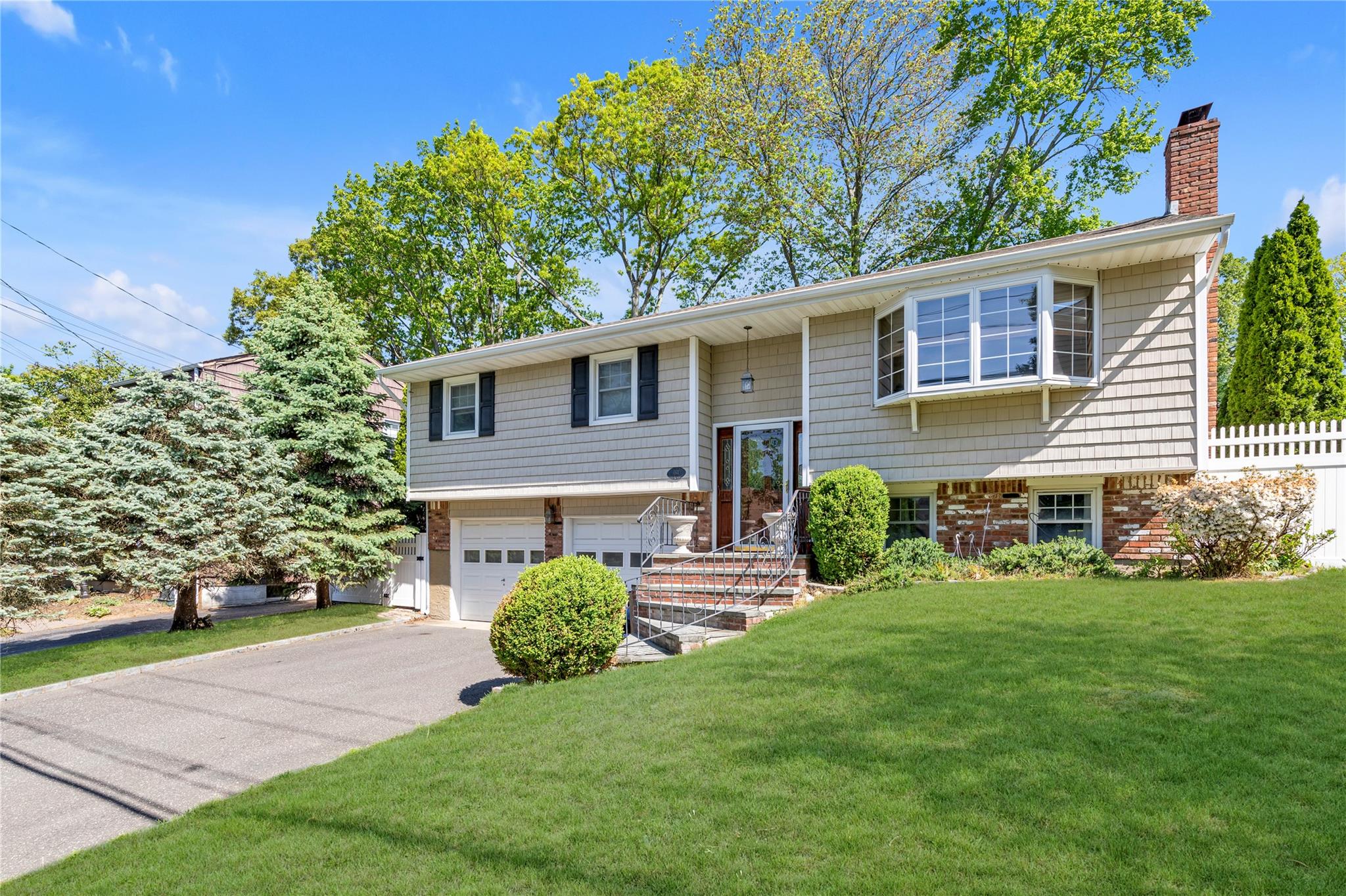 5 Godfrey Avenue, Bayville, New York image 1