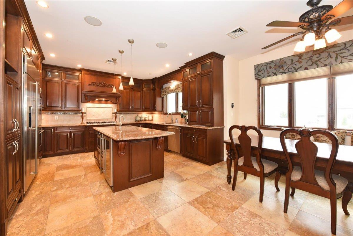 25 Sullivan Drive, Jericho, New York image 14