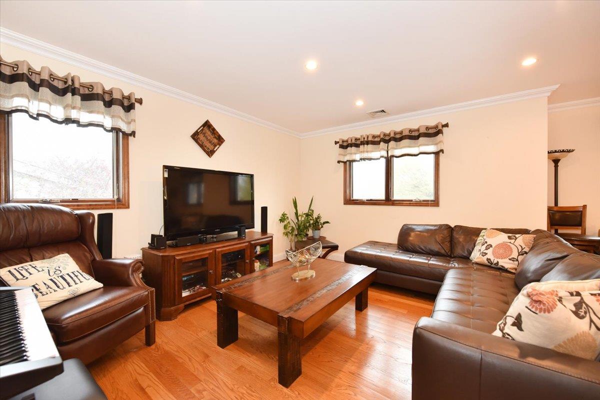 25 Sullivan Drive, Jericho, New York image 20