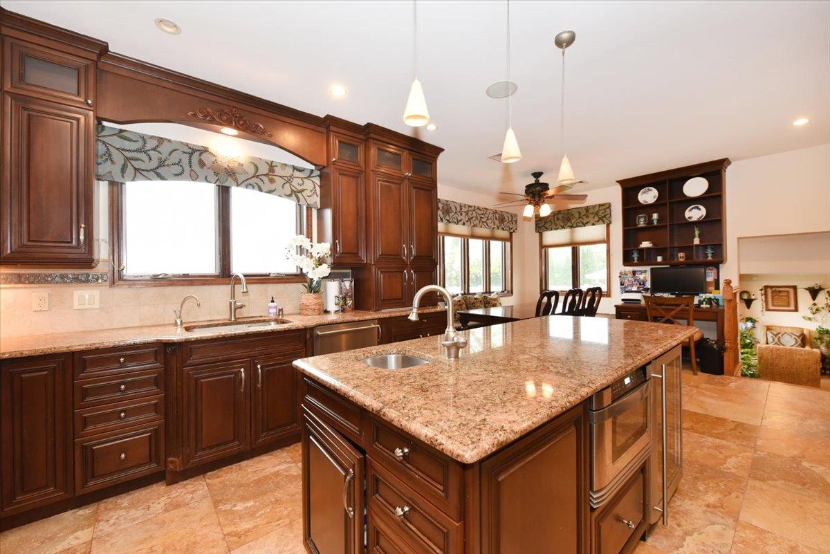 25 Sullivan Drive, Jericho, New York image 12