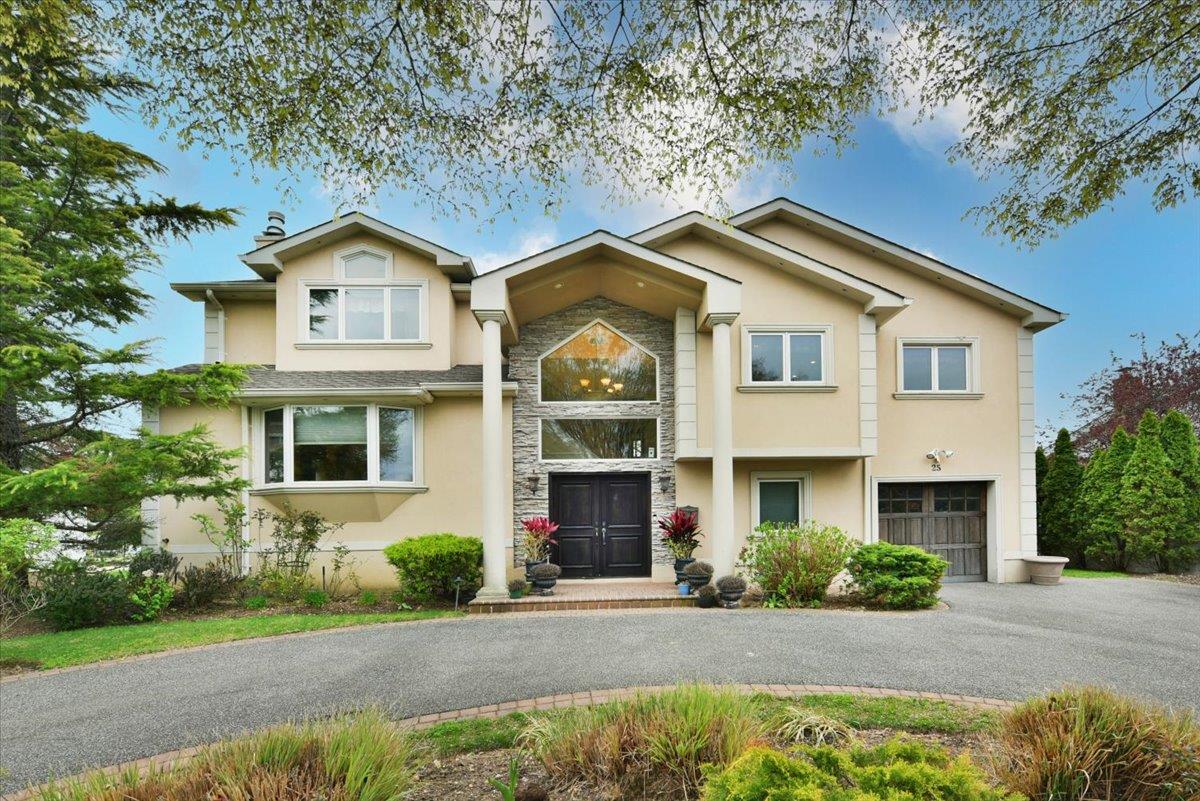 25 Sullivan Drive, Jericho, New York image 1