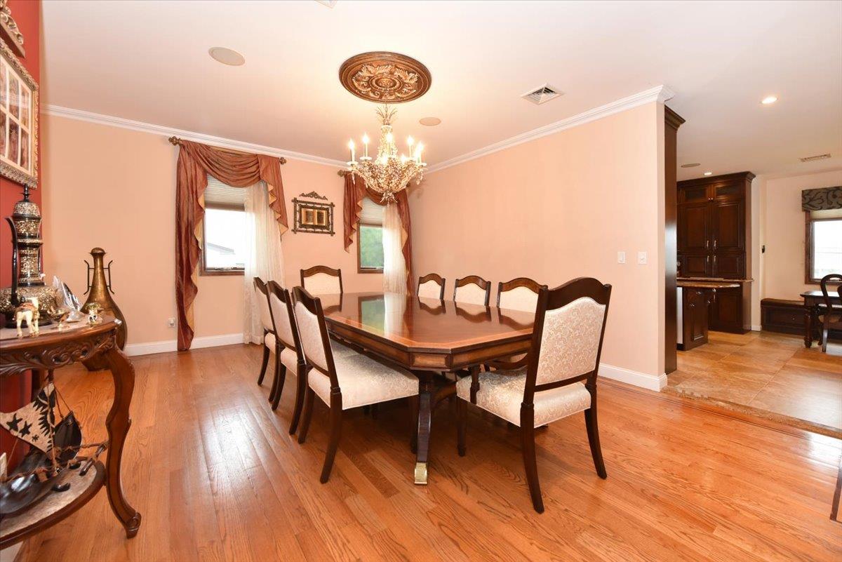 25 Sullivan Drive, Jericho, New York image 9