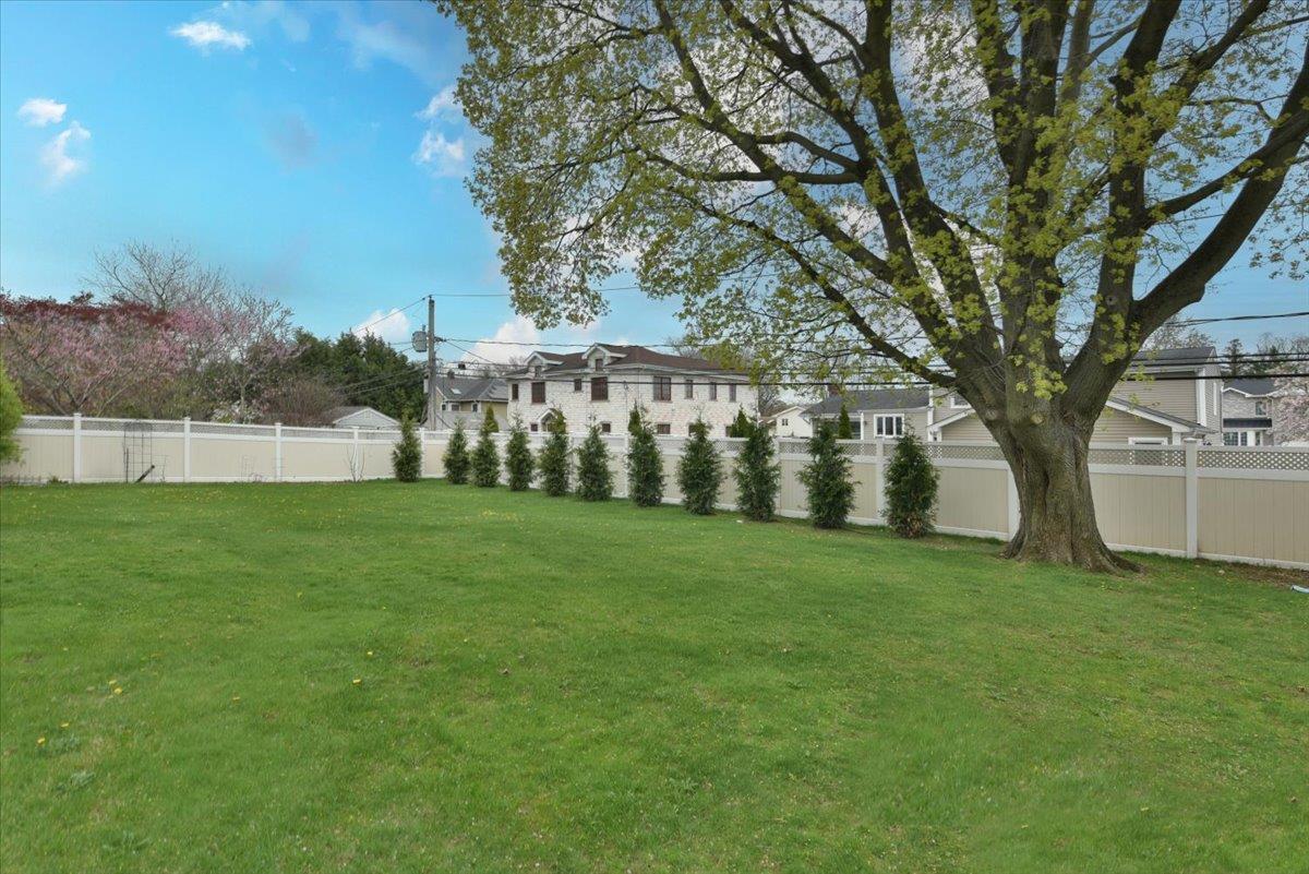 25 Sullivan Drive, Jericho, New York image 35
