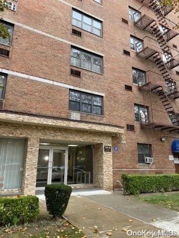 88th Street St 4B, Howard Beach, Queens, NY - 2 Bedrooms  
1 Bathrooms  
4 Rooms - 