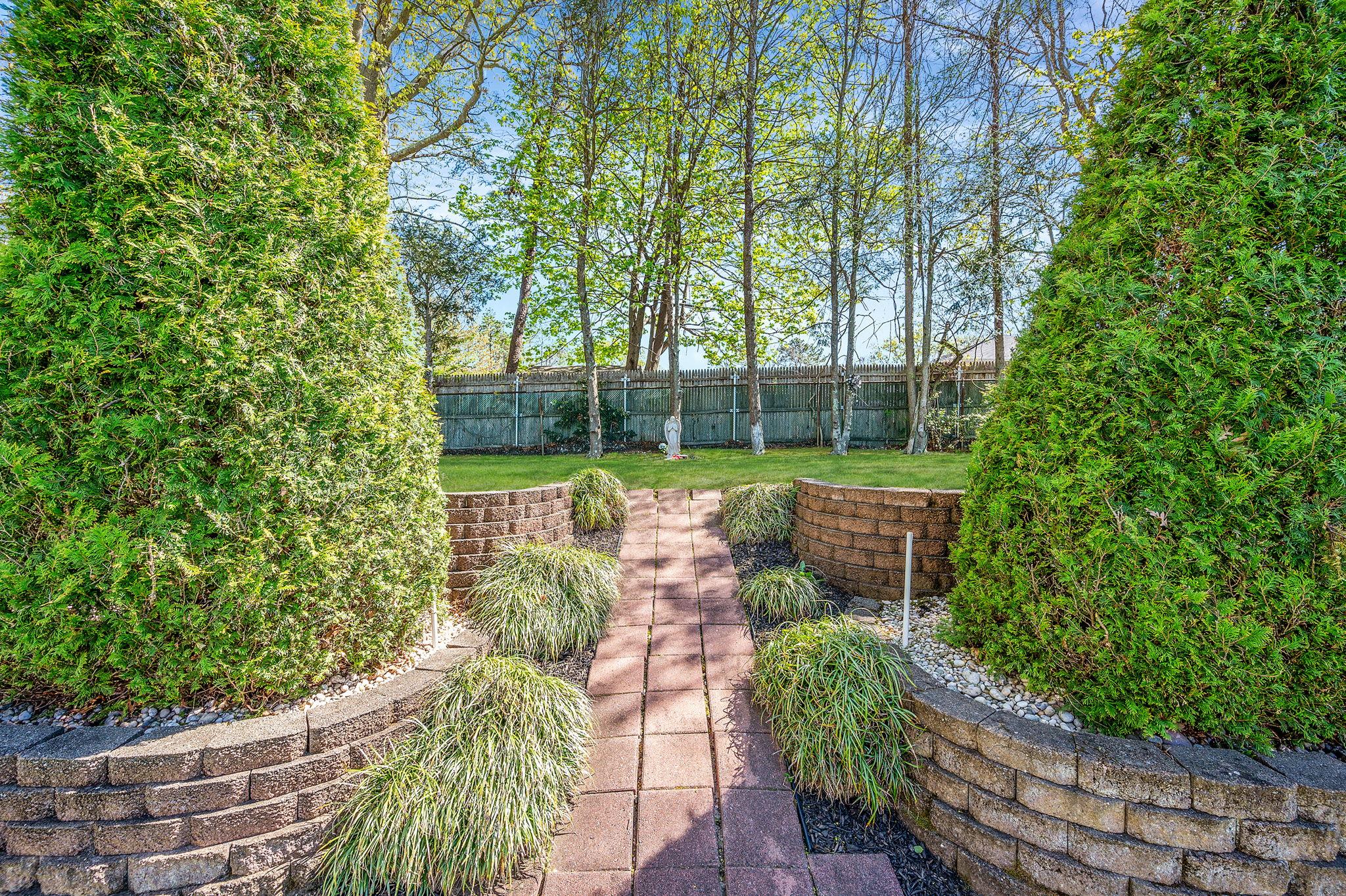 4 Cottonwood Avenue, Port Jefferson Station, New York image 29