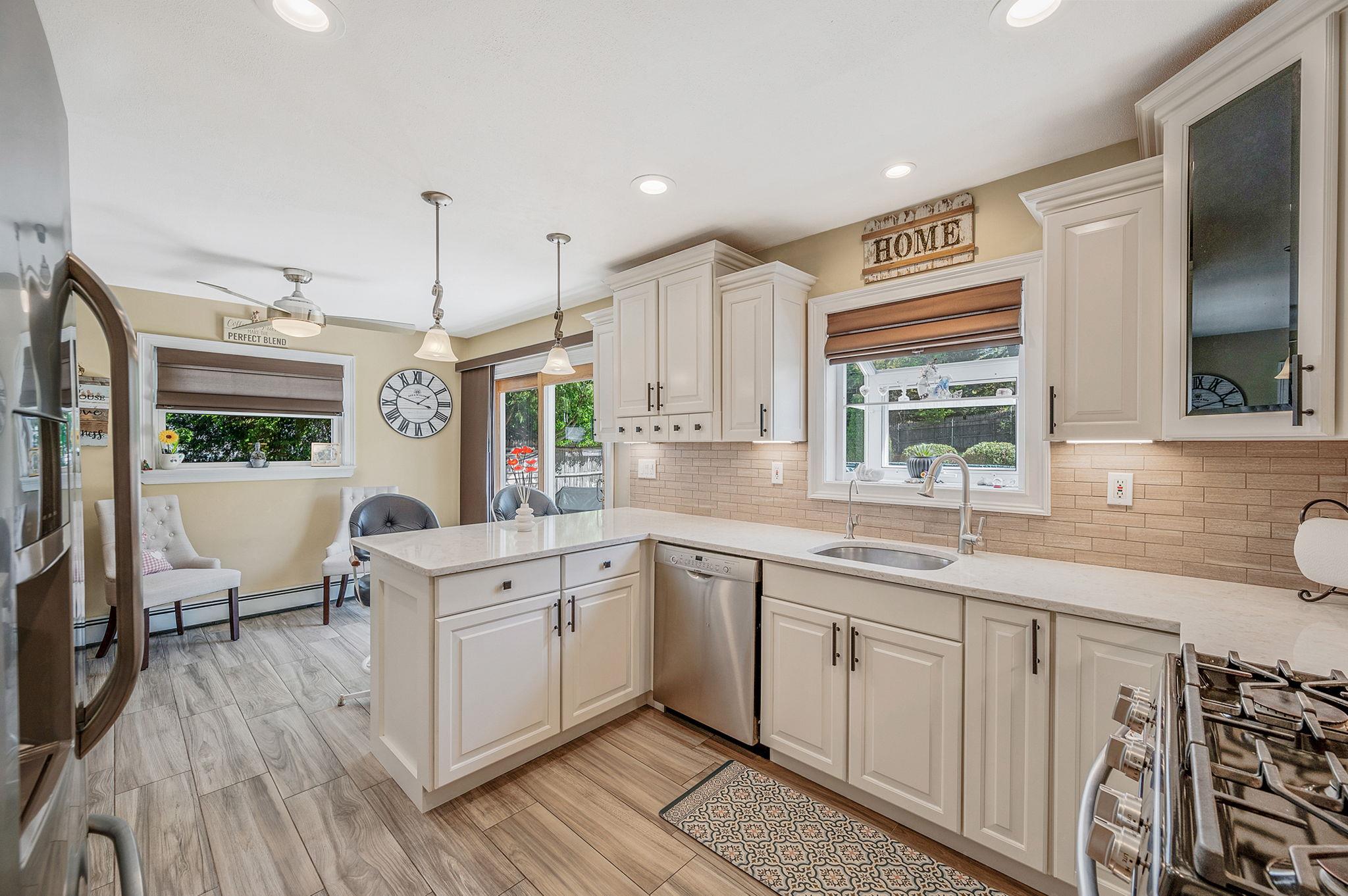 4 Cottonwood Avenue, Port Jefferson Station, New York image 6