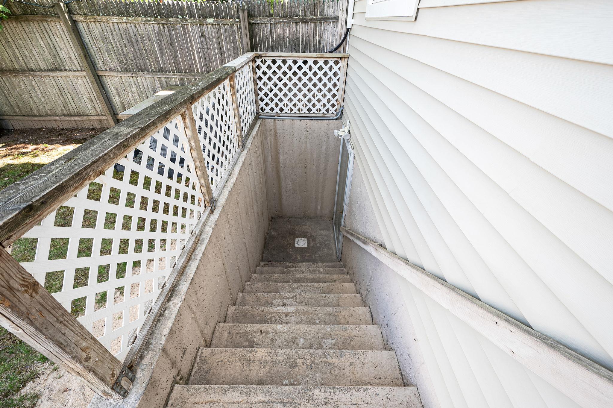 4 Cottonwood Avenue, Port Jefferson Station, New York image 22