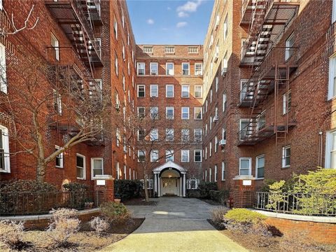 Homes For Sale - 45 Kew Gardens Road #5N<br/> Kew Gardens, NY 11415