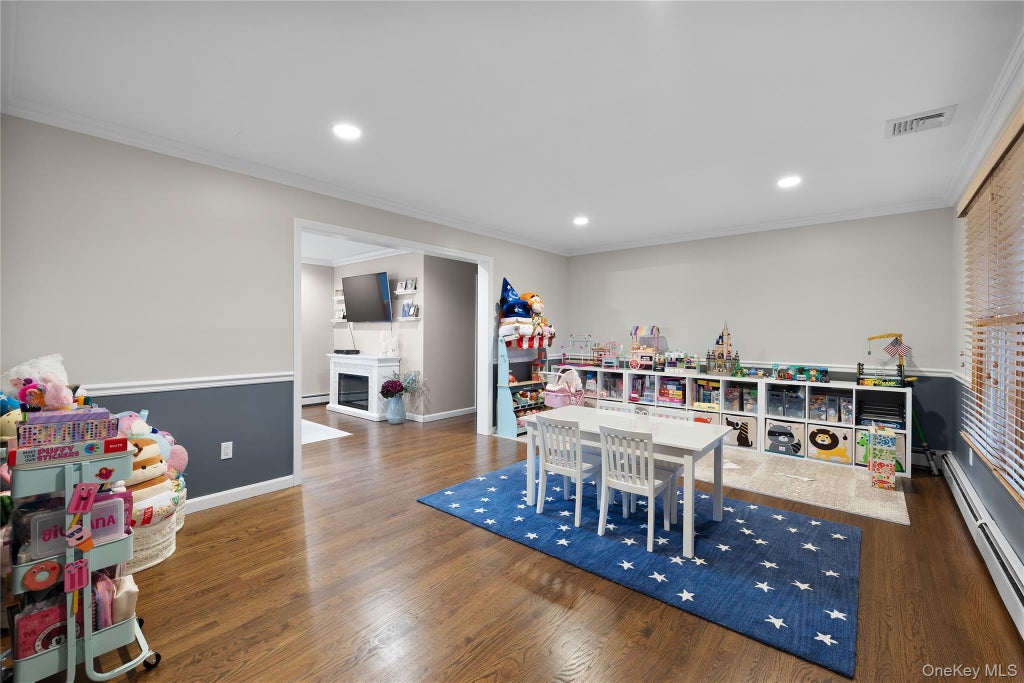 Photo of 24 South Plaza, Amity Harbor, NY 11701 (MLS # 1050616)