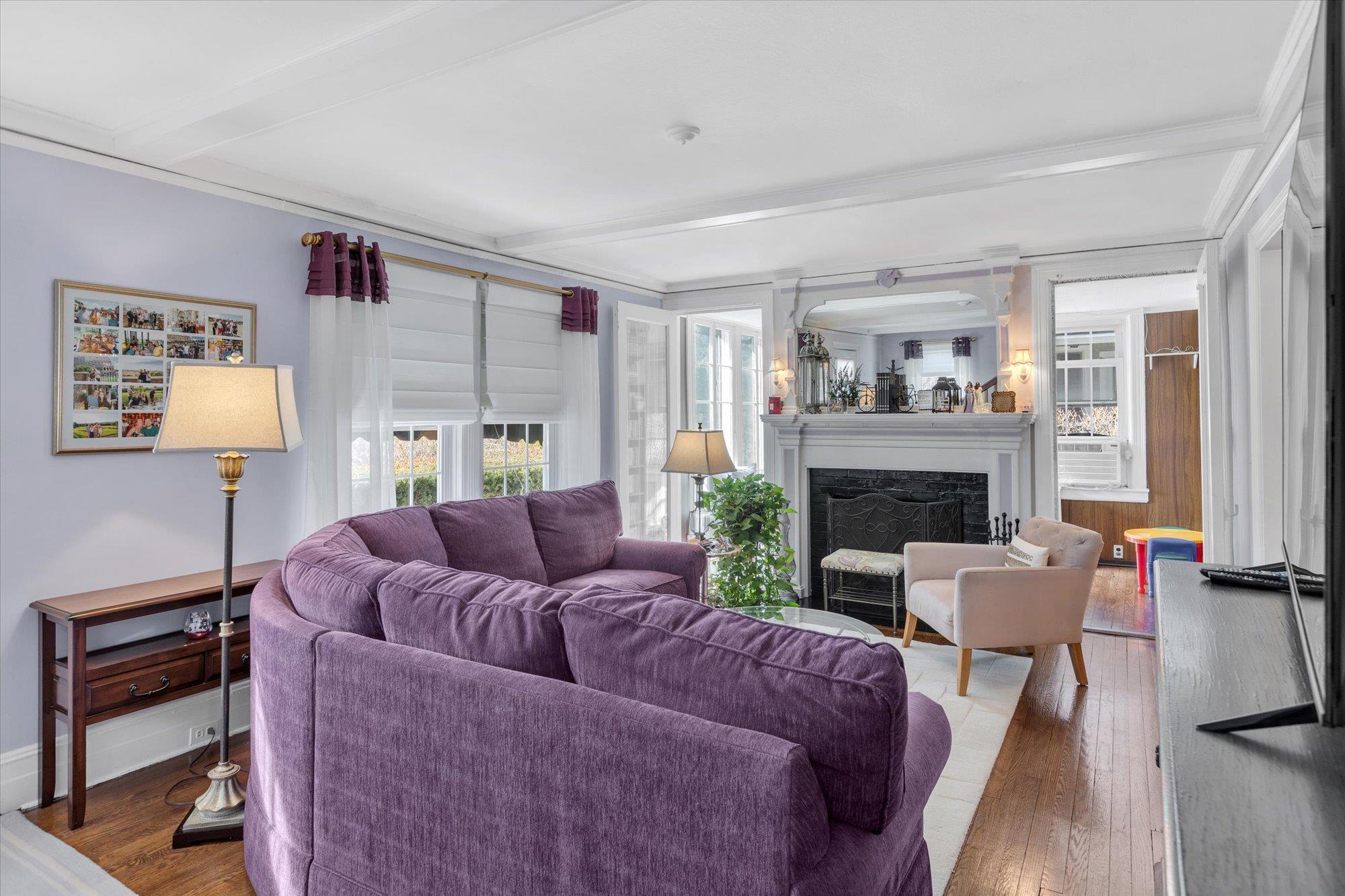 18 Woodbury Way, Syosset, New York image 3