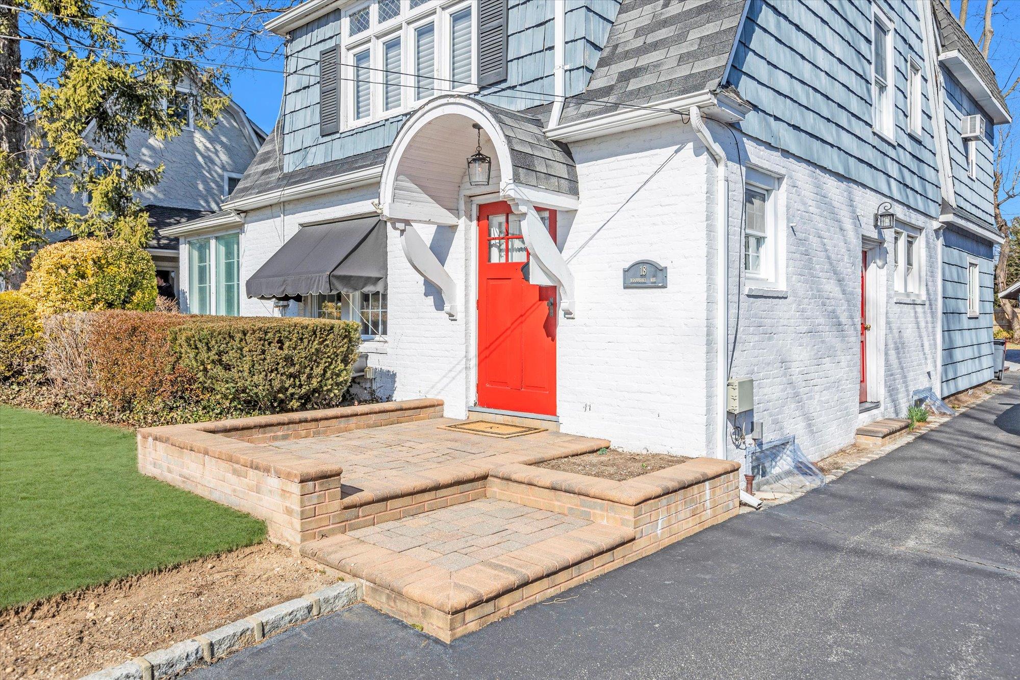 18 Woodbury Way, Syosset, New York image 24