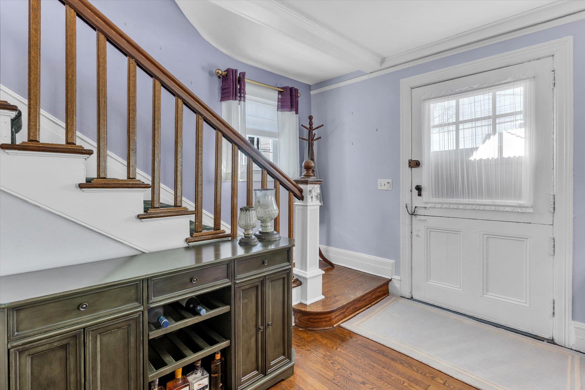18 Woodbury Way, Syosset, New York image 2